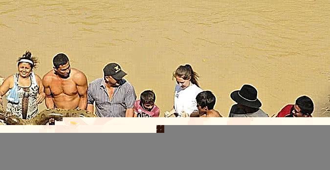 生,当口袋里的生物爬出时,网友:难怪外国人口少