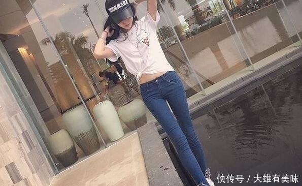 #真让人#青春活力的牛仔裤美女,身材很苗条,真让人羡慕!