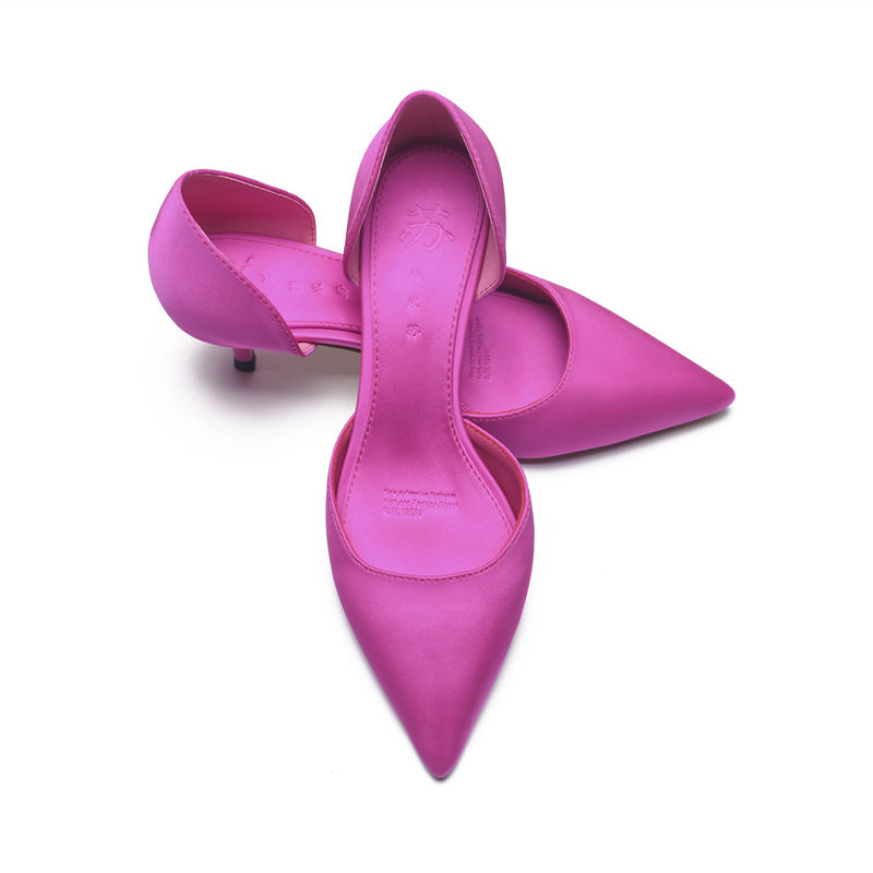 玉足当然配美鞋,几款美鞋显脚又白又嫩,简直美的不要不要的~