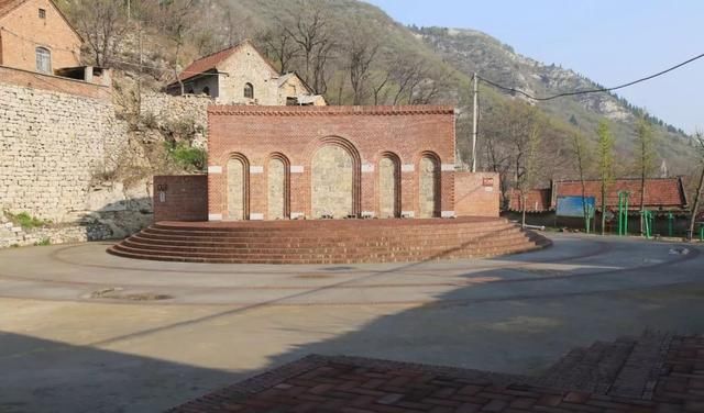 刷脸启动马桶、wifi全免费……中国诞生最美公厕