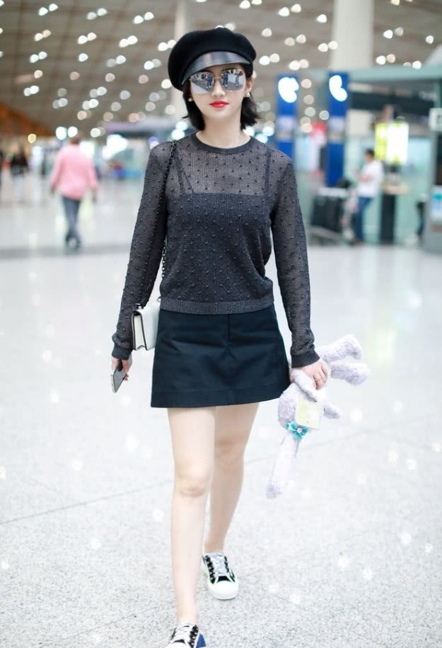 景甜穿亮片连衣裙大秀魅力！跟打了马赛克似的，有虚幻的既视感