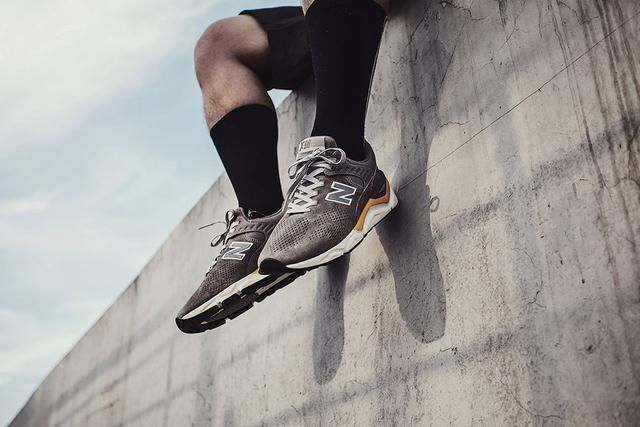 用料做工一流！这双潮流老炮们都爱的新经典鞋款，上脚超多惊喜！