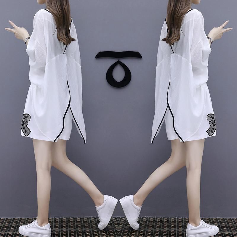 女人过45岁别穿短裤了，丑!学学下面大姐，嫩减21岁美炸天