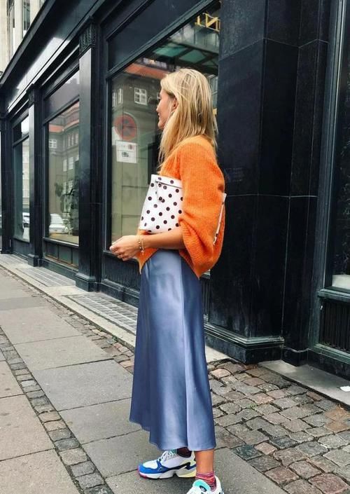  气质■裙子下面别搭高跟鞋，学学时尚达人的“娘MAN风格”，时髦显气质