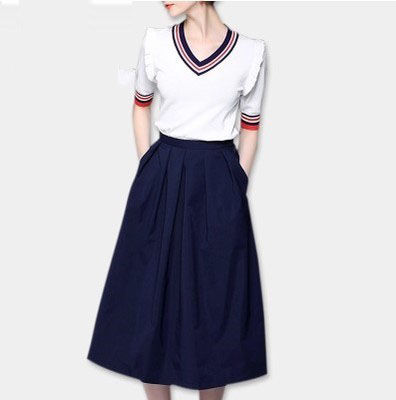 我姨今年48，就喜欢穿小香风套装，减龄十岁不说，还巨有女人味