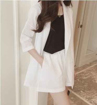 四十岁女人穿衣服要注意，时尚精致的短裤套装，摆脱老气优雅减龄