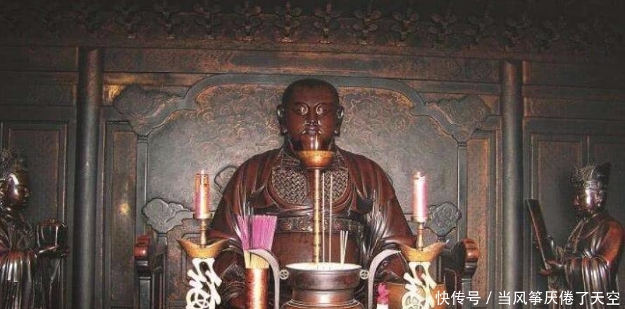 长明灯在武当燃烧六百多年不灭,专家都无法解释,却被游客一语道