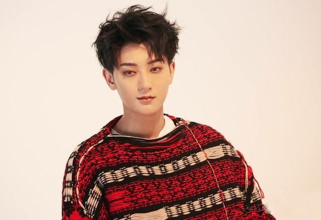 与吴亦凡跨年同框