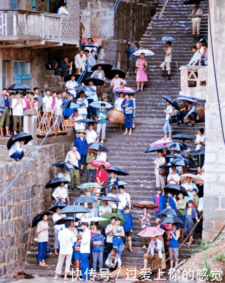  「古城」老照片： 纯真年代的珍贵图像, 生活在1984年