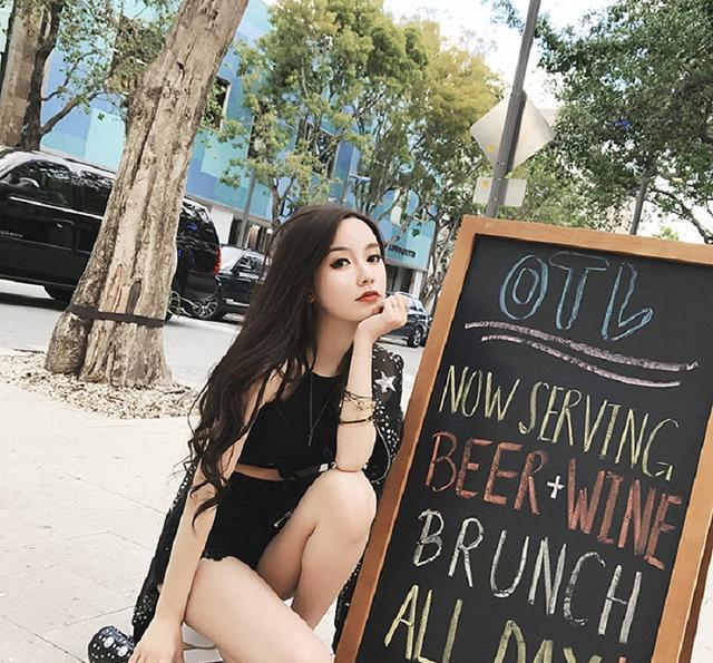 经典小背心, 演绎都市女人的时尚美, 真心时尚又性感!