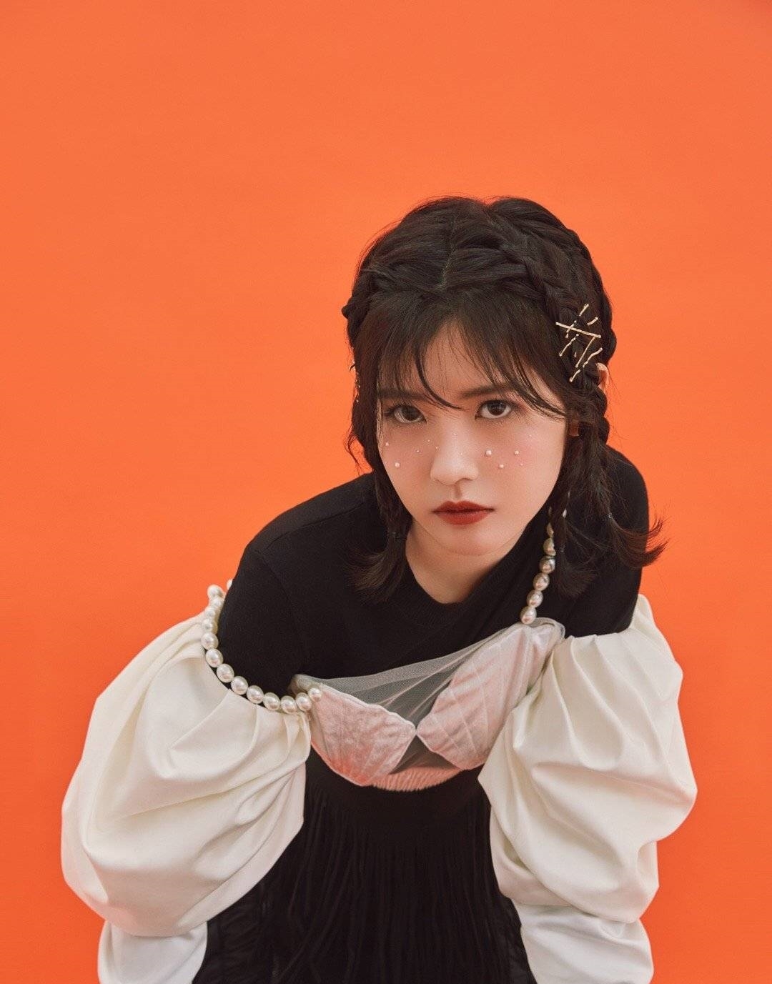 #设计师#设计师太有才,竟让赖美云穿珍珠吊带和贝壳抹胸,这气质没谁了