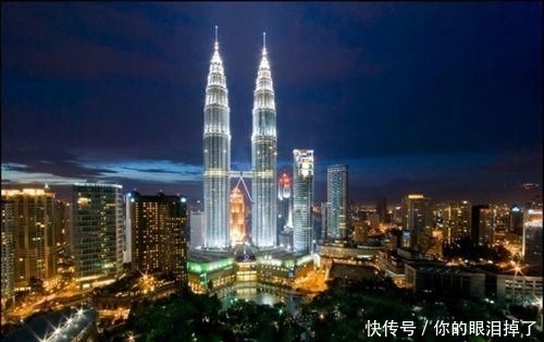 【历史上的今天】马来西亚吉隆坡双子塔建成