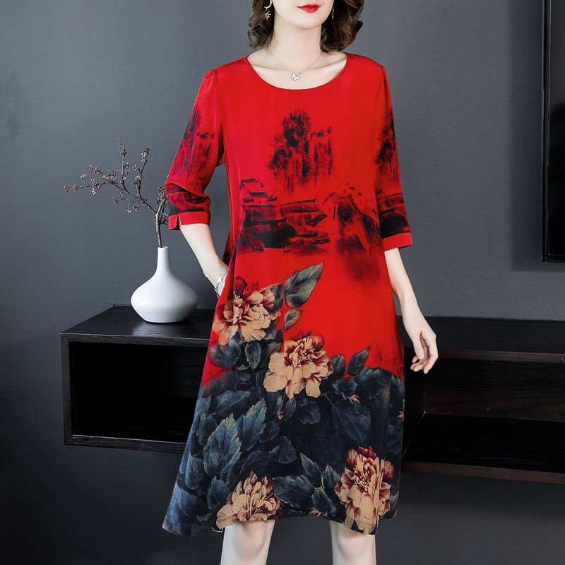 小个子，穿简洁又不失华丽感的时尚女装，不但显腿长还显气质