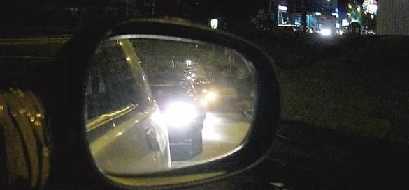  #牢记#夜间开车三下双闪是啥意思？开车千万要牢记这些灯语，后