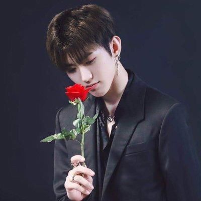 颜值不高没关系换个发型就行了，13款男学生短发发型来袭！