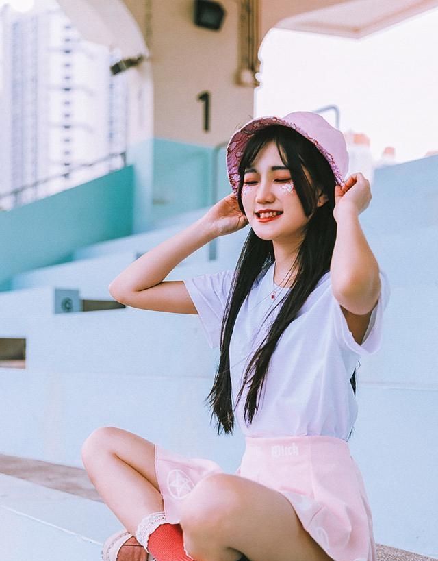 人像拍照:这12个不看镜头的他拍姿势,拍照好看的人都在用