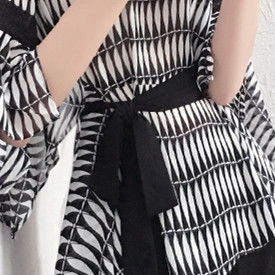 秋天了，连衣裙扔了吧!48岁嫂子穿上这时髦套装，美的无法呼吸