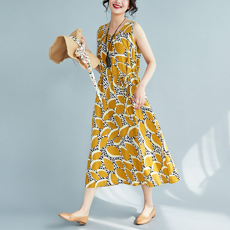 本以为蚕丝裙就够美了，没想到无袖裙更秀魅力，咋穿都得劲