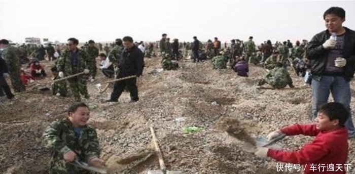 中国在塔克拉玛干沙漠，砸“重金”种大量植物，如今有回报了吗？