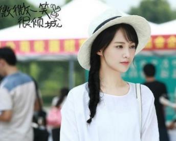 《微微一笑很倾城》中郑爽全程戴假发,无人知晓,最后一张露馅了