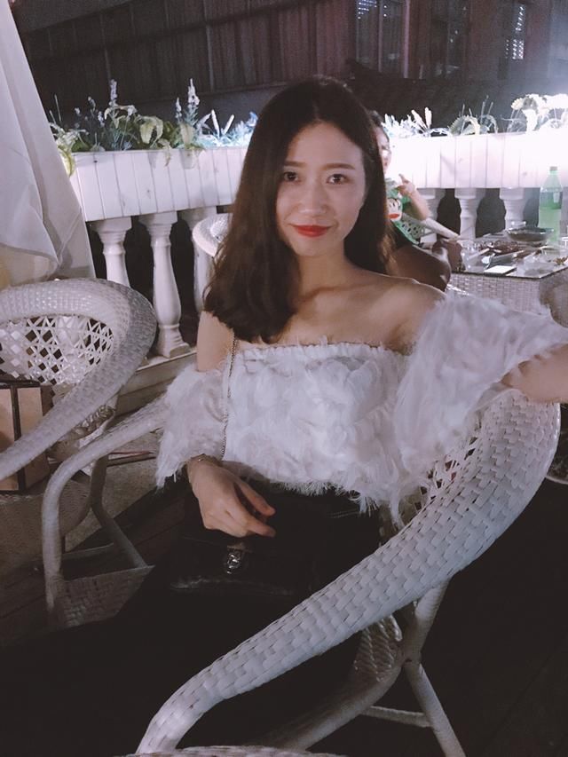 一字肩，吊带，透视装等露背露肩的衣服搭什么内衣?