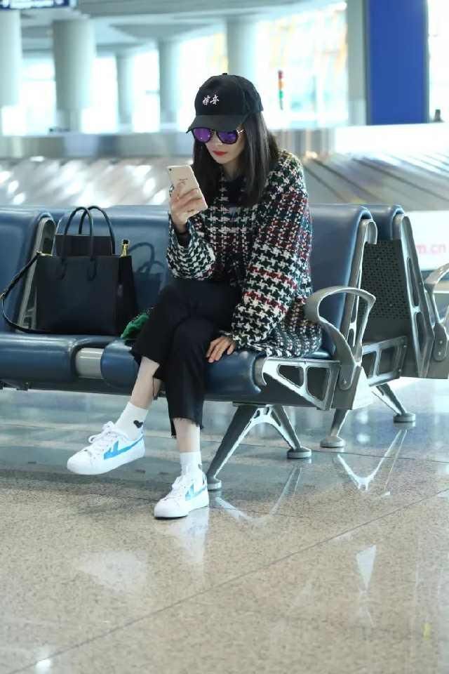 杨幂和baby同框未P照片流出，网友口水直流