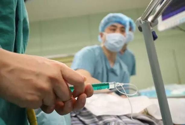 疫苗风波还未过，又被曝出食盐问题，网友怒斥:还让人好好活吗