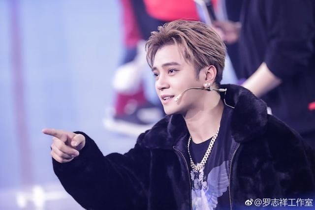 明星也借钱!鹿晗借邓超大方,王宝强心酸,被黄渤