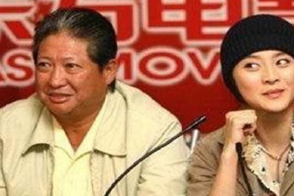 洪金宝首度回应，短短10个字，身处舆论顶峰的范冰冰又被火上浇油