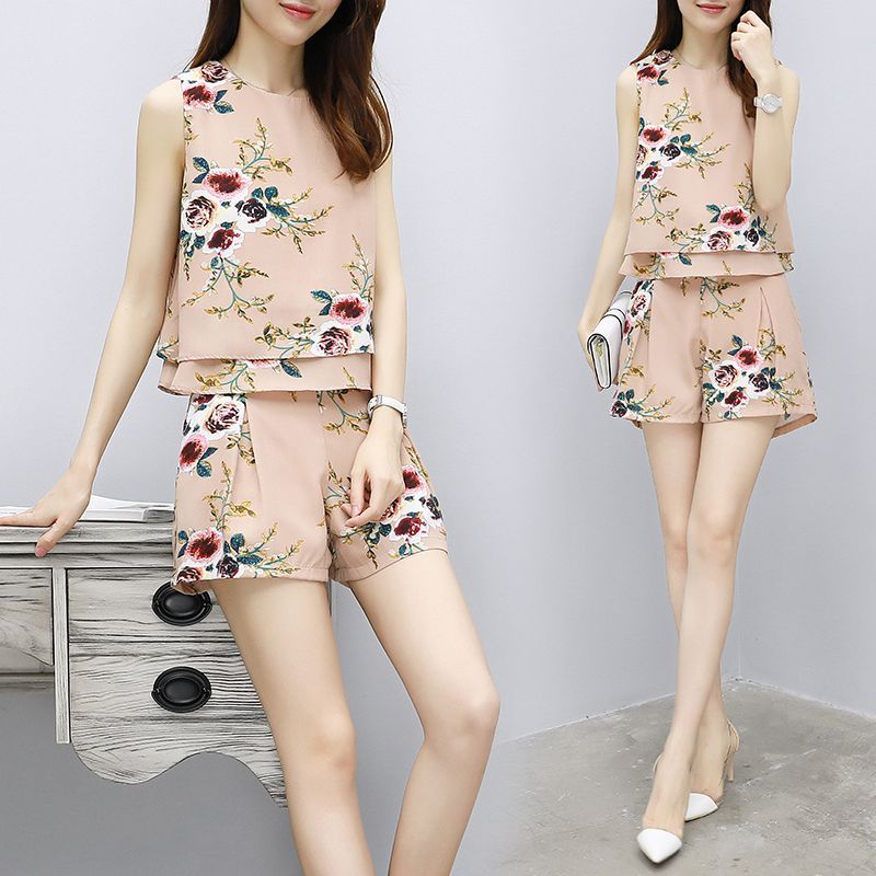 我45岁，至今没人叫我阿姨，夏季就穿短裤套装，不打扮都超显嫩