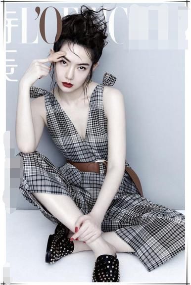 本以为戚薇登杂志封面够帅的了，可看到李宇春，我瞬间沉默了!