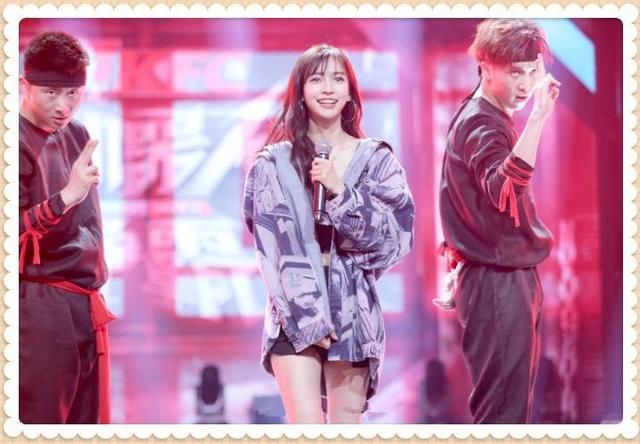 baby霸气！背心竟能穿出比基尼既视感，网友：难怪黄晓明爱不释手