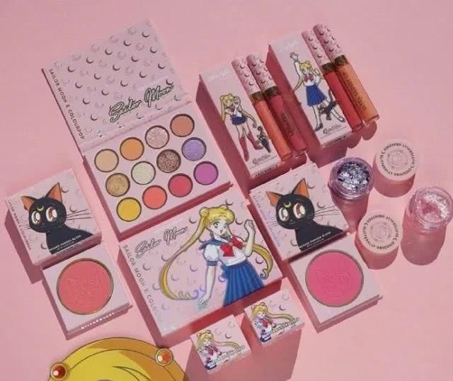  【联名】colourpop居然出了美少女战士联名款，这波谁能顶着住！