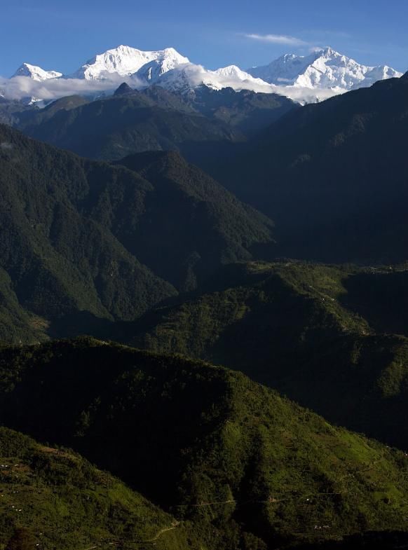 此国曾属中国，如今对中国防范极严，被视为中国人的禁区