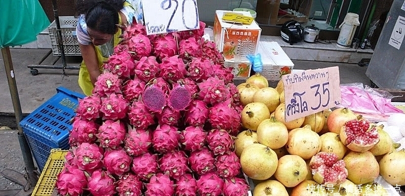 去泰国旅游买水果时，不要接手套，游客：花钱买了教训