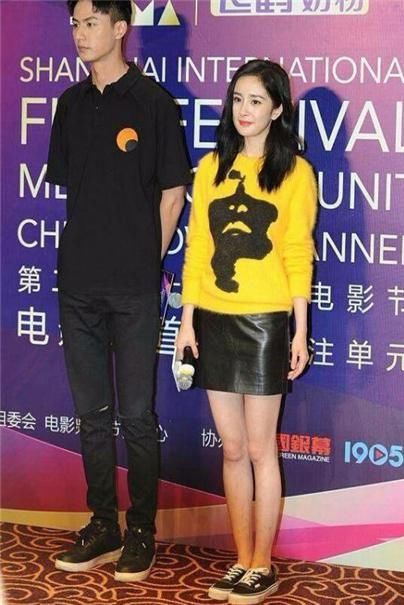 讲真,穿高跟鞋的杨幂PK穿平底鞋的杨幂,你站哪一边?