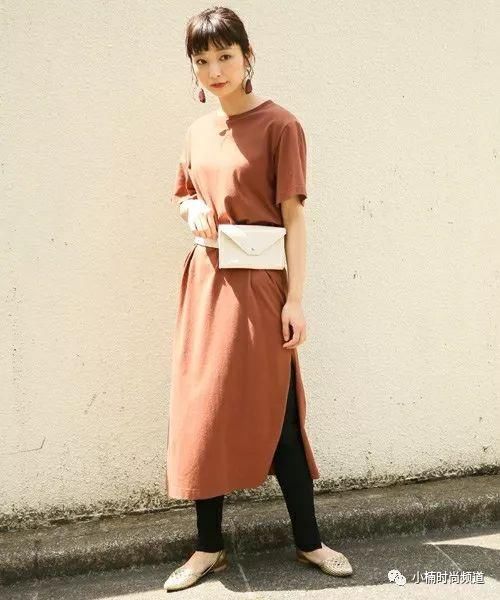 让洋装跟裤子的日系搭配取得视觉平衡，夏季女生时尚穿搭术介绍