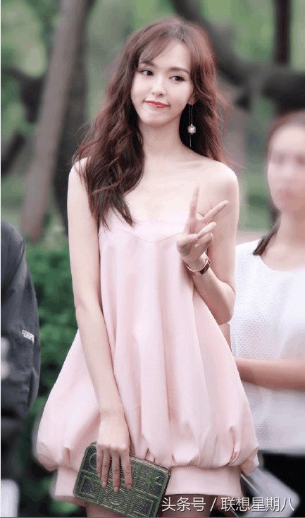 唐嫣活动穿的这个衣服，罗晋估计要开始火冒三丈了吧