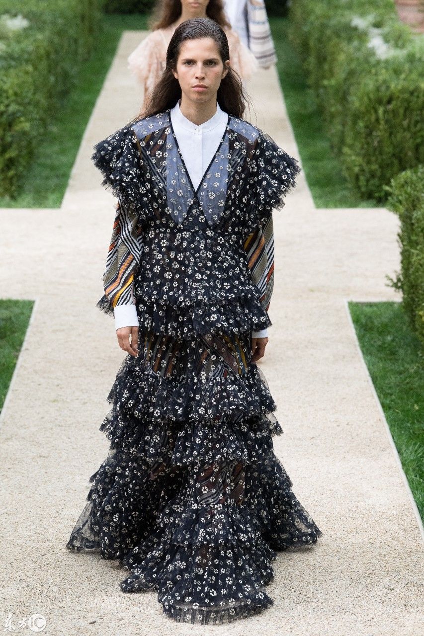 Tory burch2019春夏大秀度假风满满，看完想来次说走就走的旅行!