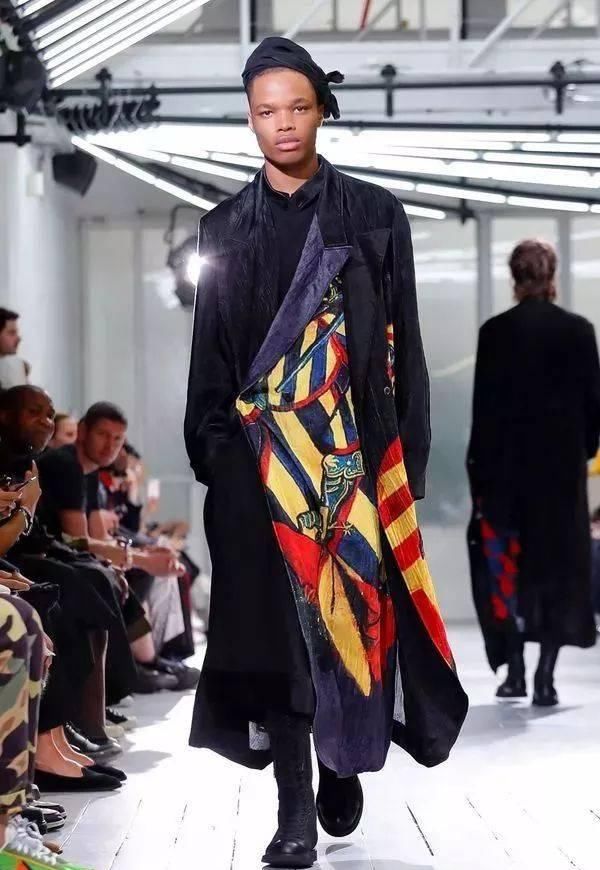  时装秀：Yohji Yamamoto 2020 春夏时装秀：山本耀司的黑色诗意想象