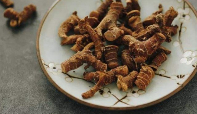  药用价值|有种植物名叫良姜，过去农村很常见，如今观赏价值和药