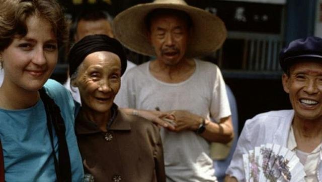 老照片80年代成都市民的生活，两个字安逸