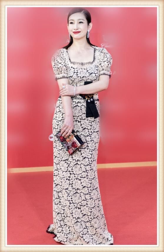 本以为秦海璐艳压全场了,没想到宁静的出场,才诠释了什么叫高级