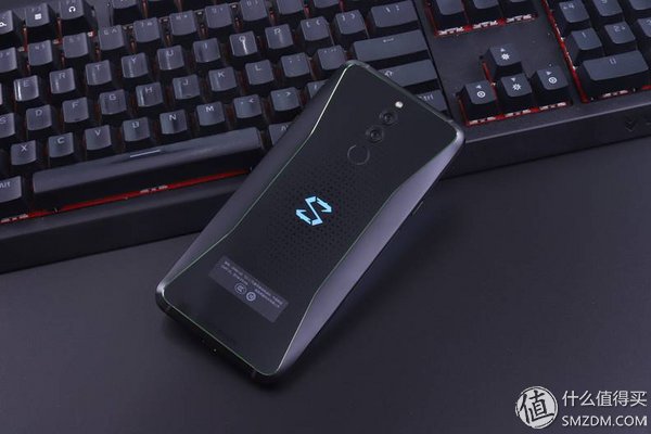 性能怪兽，鲨机再临!黑鲨游戏手机Helo上手体验