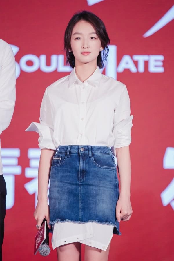 谁说矮个子不能把衣服穿出女神范？周冬雨教你完美诠释！