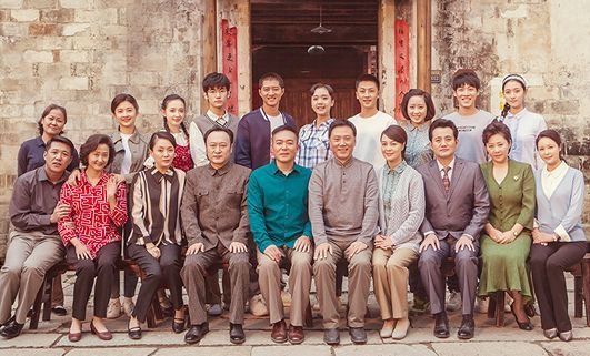 杨幂新剧《扶摇》涉嫌抄袭，梁朝伟离开泽东，今天的娱乐圈晴转多