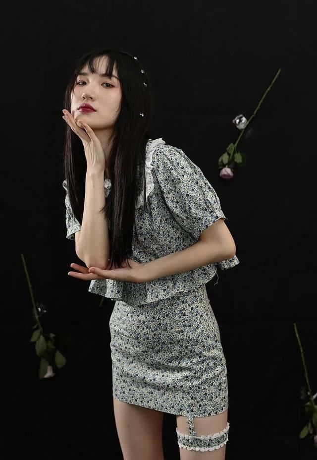 #看起来#出门野餐,怎么可以少了碎花裙?