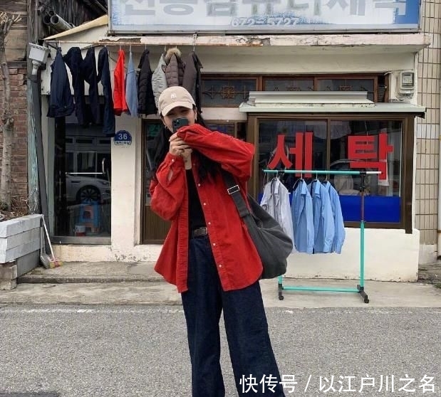 『带着几分』别纠结搭什么裙子?换它时髦指数飙升