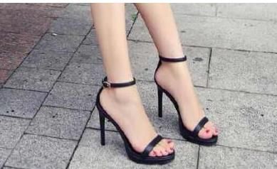 可爱的脚丫美丽迷人!小资情调的高跟凉鞋!
