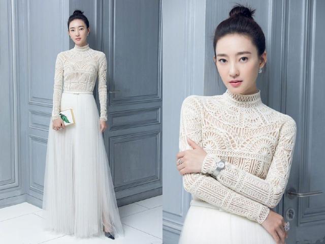 王丽坤真敢穿，短裤居然比上衣还短，把女人味衬得更加明显了